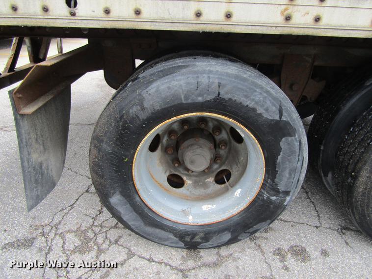 image for item DF3803 2004 Wabash National dry van trailer