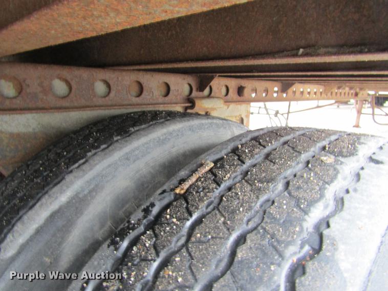 image for item DF3803 2004 Wabash National dry van trailer