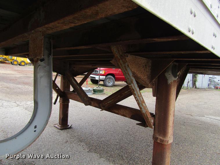 image for item DF3804 2000 Fruehauf dry van trailer