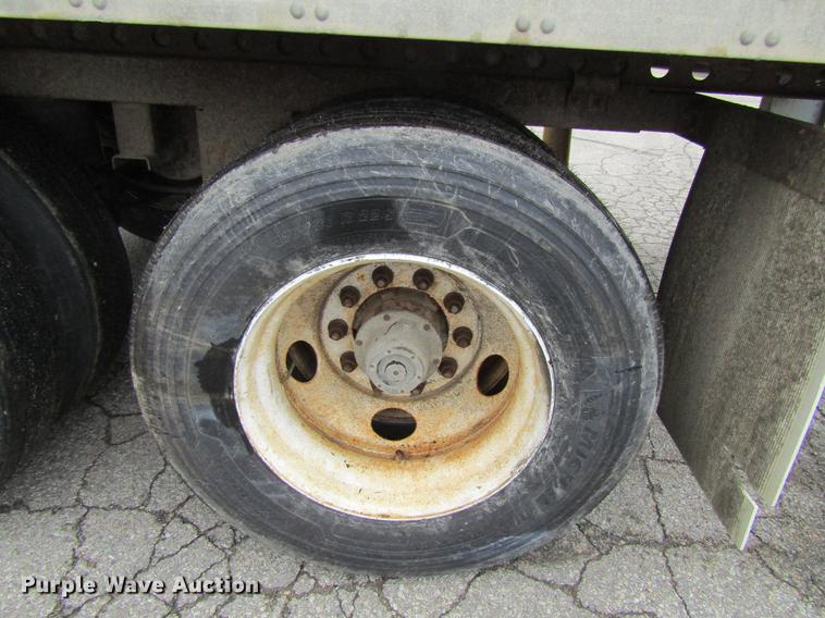 image for item DF3804 2000 Fruehauf dry van trailer