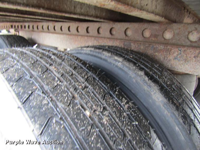 image for item DF3804 2000 Fruehauf dry van trailer