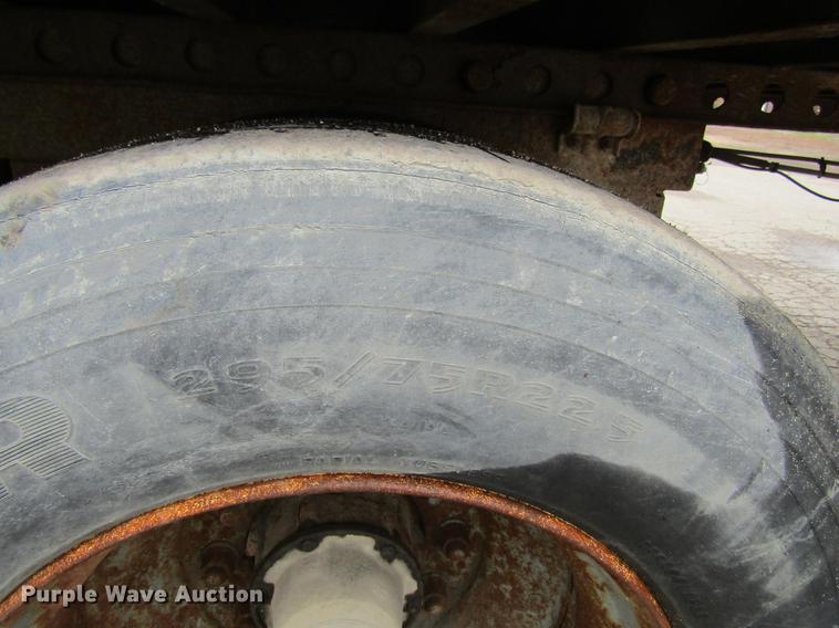 image for item DF3804 2000 Fruehauf dry van trailer