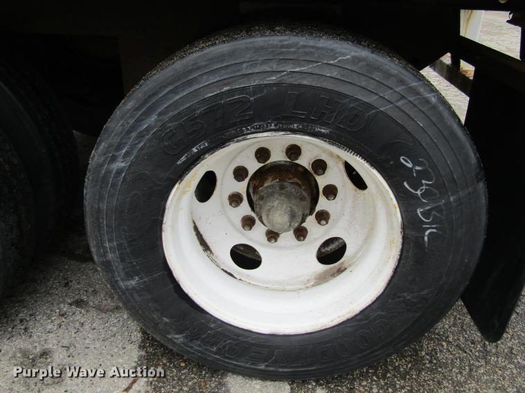 image for item DF3805 2004 Great Dane dry van trailer