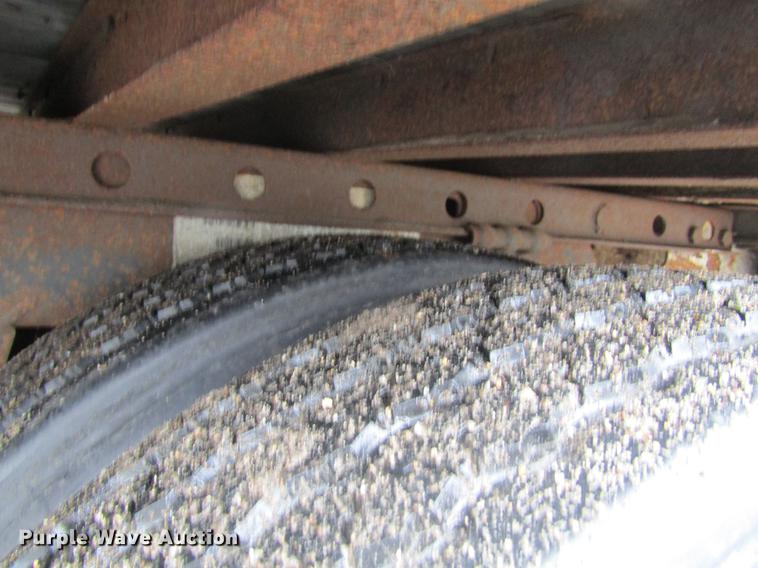 image for item DF3805 2004 Great Dane dry van trailer