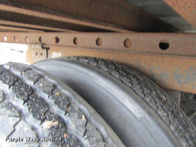 image for item DF3805 2004 Great Dane dry van trailer