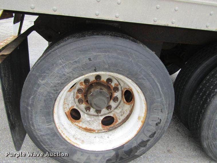 image for item DF3805 2004 Great Dane dry van trailer