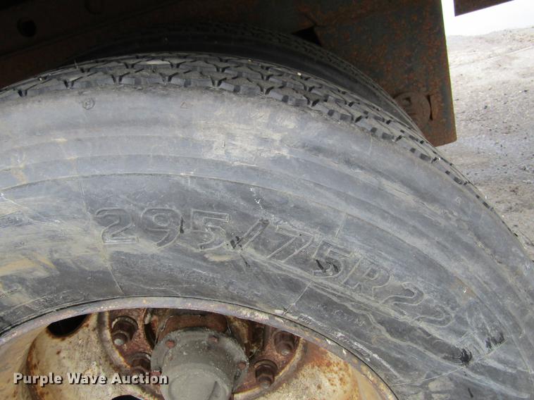 image for item DF3805 2004 Great Dane dry van trailer