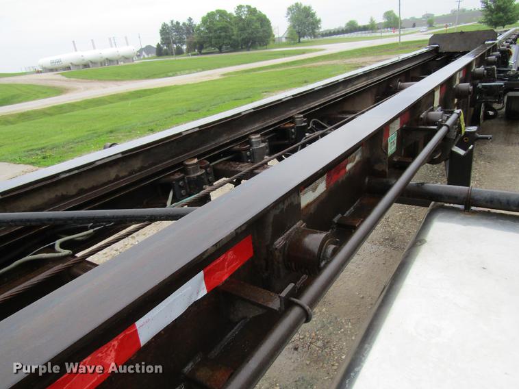 image for item DF3807 2007 Galbreath roll-off double container trailer