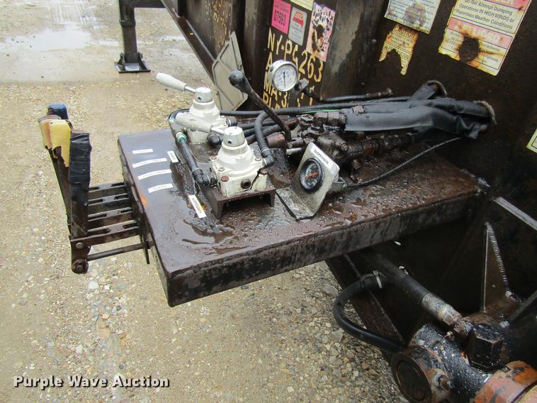 image for item DF3807 2007 Galbreath roll-off double container trailer