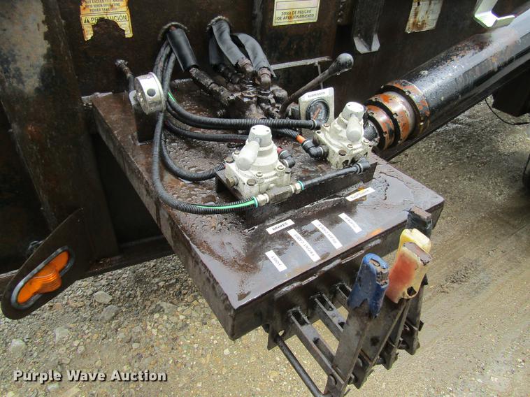 image for item DF3807 2007 Galbreath roll-off double container trailer