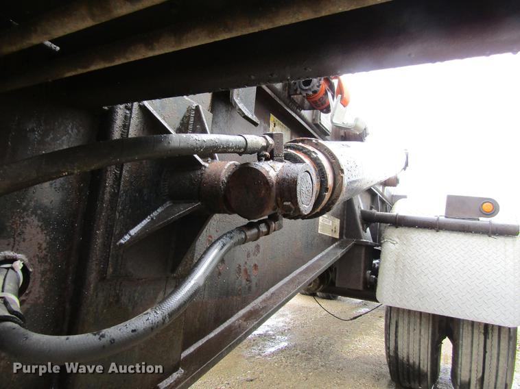 image for item DF3807 2007 Galbreath roll-off double container trailer