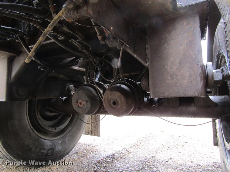 image for item DF3807 2007 Galbreath roll-off double container trailer