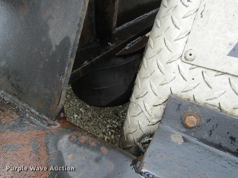 image for item DF3807 2007 Galbreath roll-off double container trailer