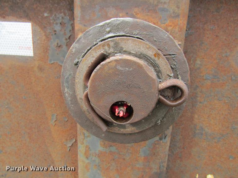 image for item DF3807 2007 Galbreath roll-off double container trailer