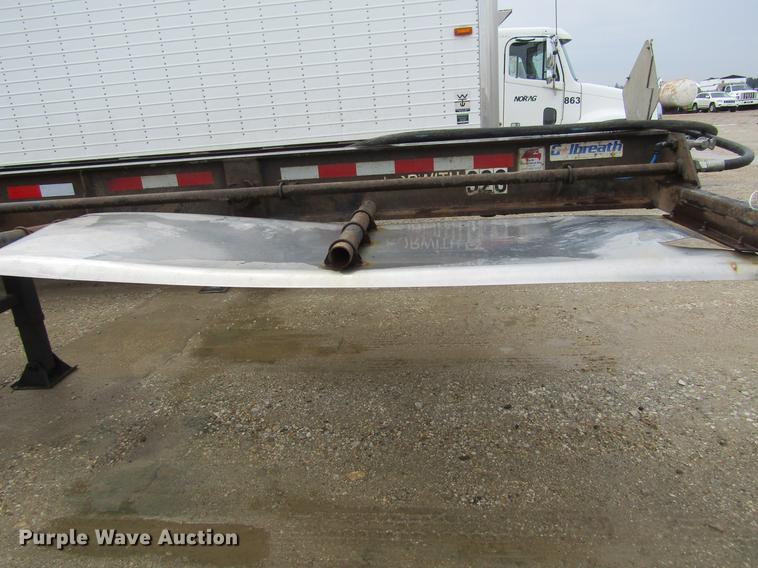 image for item DF3807 2007 Galbreath roll-off double container trailer