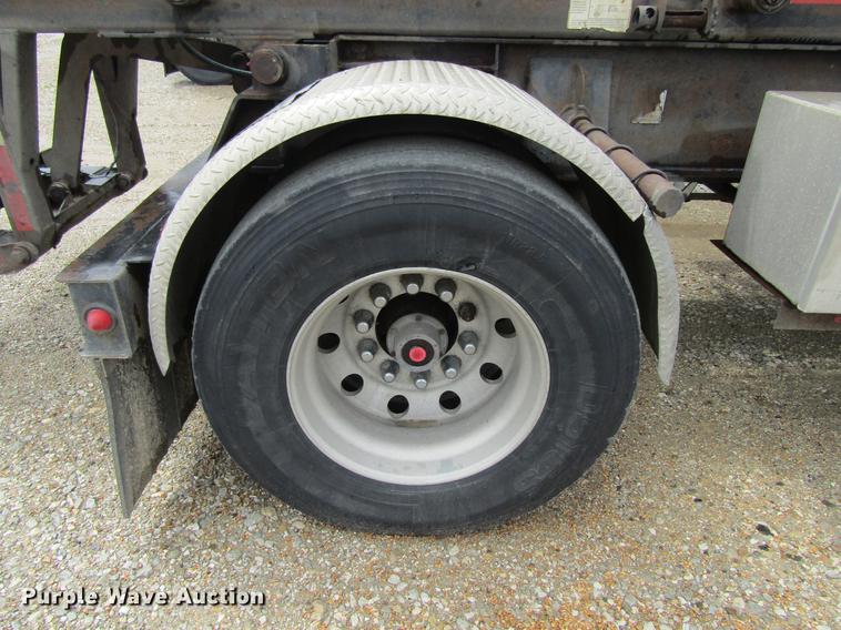 image for item DF3807 2007 Galbreath roll-off double container trailer