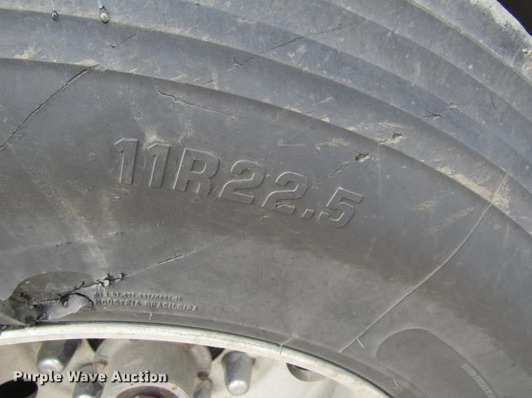 image for item DF3807 2007 Galbreath roll-off double container trailer