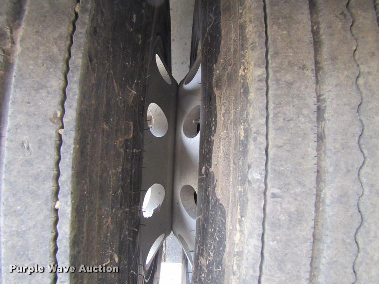 image for item DF3807 2007 Galbreath roll-off double container trailer