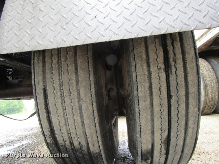 image for item DF3807 2007 Galbreath roll-off double container trailer