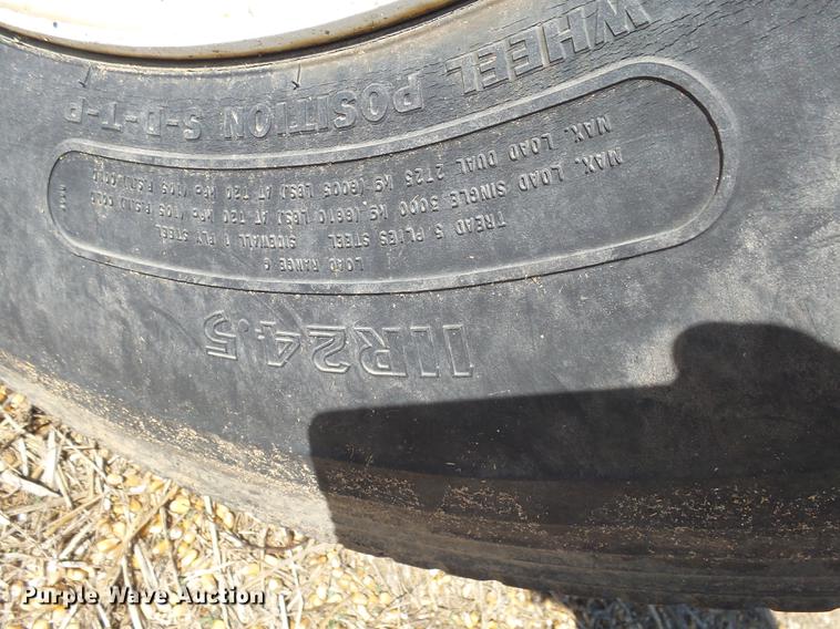 image for item DX9073 1984 International 9670 semi truck