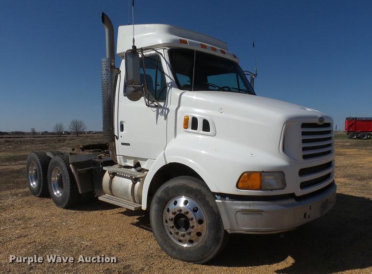 image for item DX9074 1999 Sterling DS-STE semi truck
