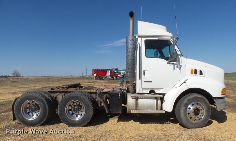 image for item DX9074 1999 Sterling DS-STE semi truck