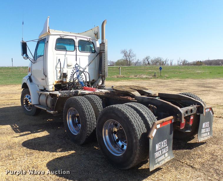 image for item DX9074 1999 Sterling DS-STE semi truck