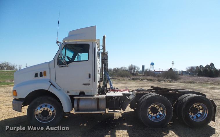 image for item DX9074 1999 Sterling DS-STE semi truck