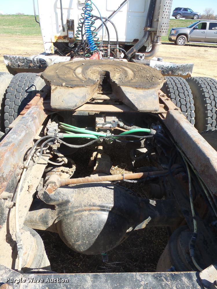 image for item DX9074 1999 Sterling DS-STE semi truck