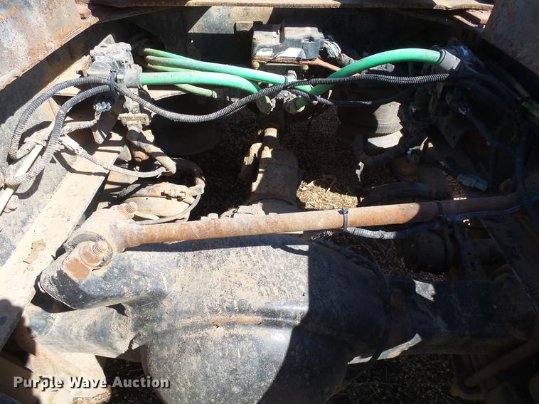 image for item DX9074 1999 Sterling DS-STE semi truck