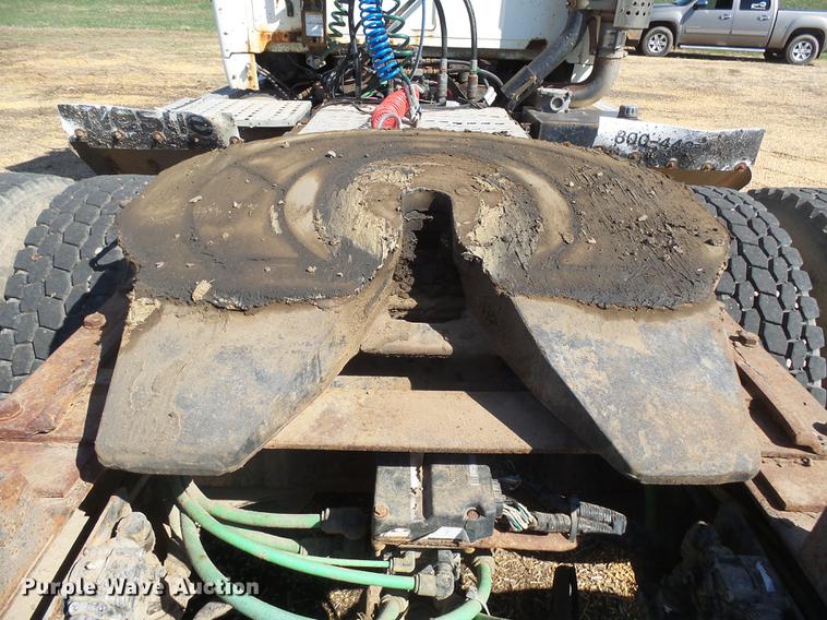 image for item DX9074 1999 Sterling DS-STE semi truck