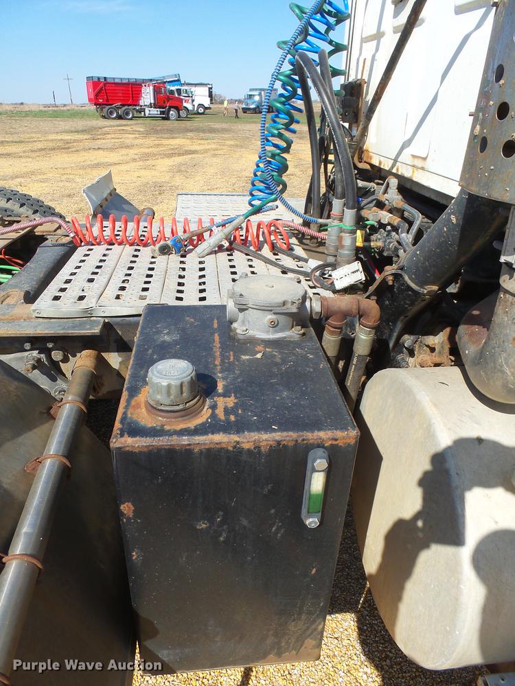 image for item DX9074 1999 Sterling DS-STE semi truck