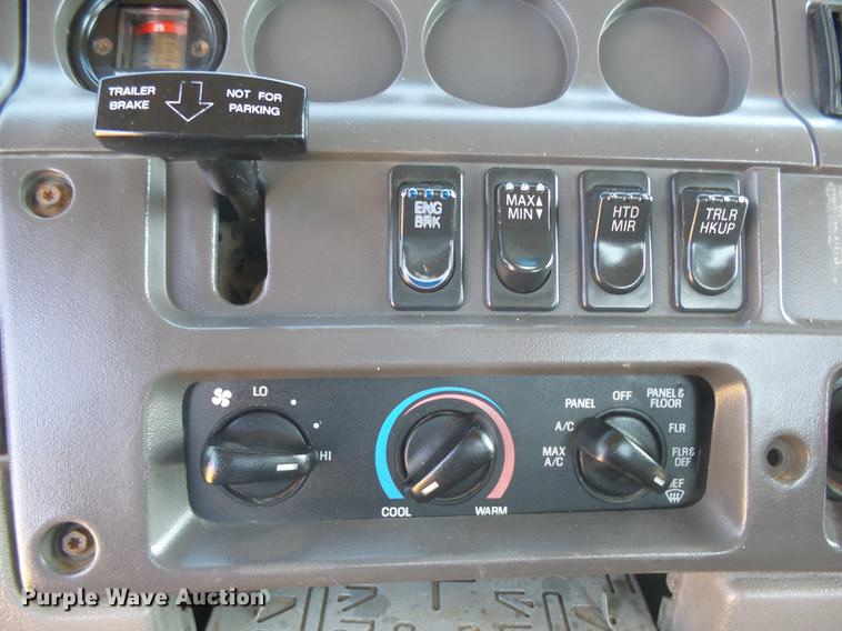 image for item DX9074 1999 Sterling DS-STE semi truck