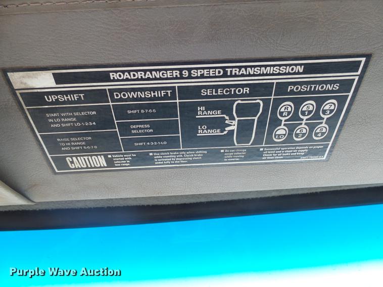 image for item DX9074 1999 Sterling DS-STE semi truck