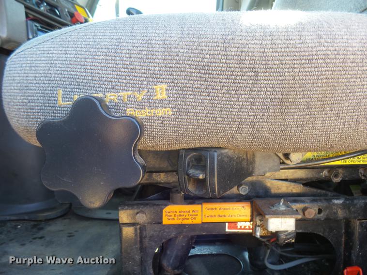 image for item DX9074 1999 Sterling DS-STE semi truck