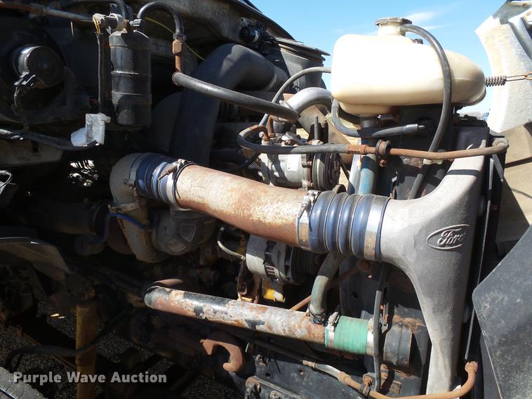 image for item DX9074 1999 Sterling DS-STE semi truck