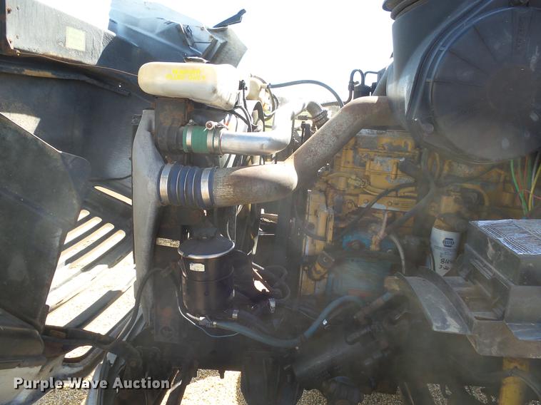 image for item DX9074 1999 Sterling DS-STE semi truck