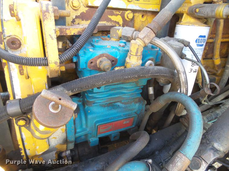 image for item DX9074 1999 Sterling DS-STE semi truck