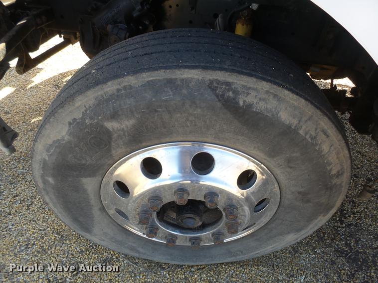 image for item DX9074 1999 Sterling DS-STE semi truck