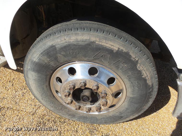 image for item DX9074 1999 Sterling DS-STE semi truck