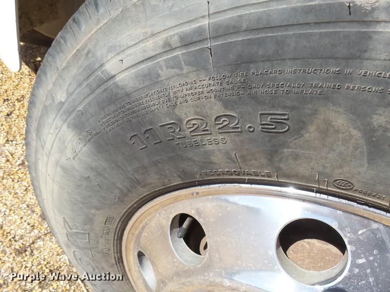 image for item DX9074 1999 Sterling DS-STE semi truck