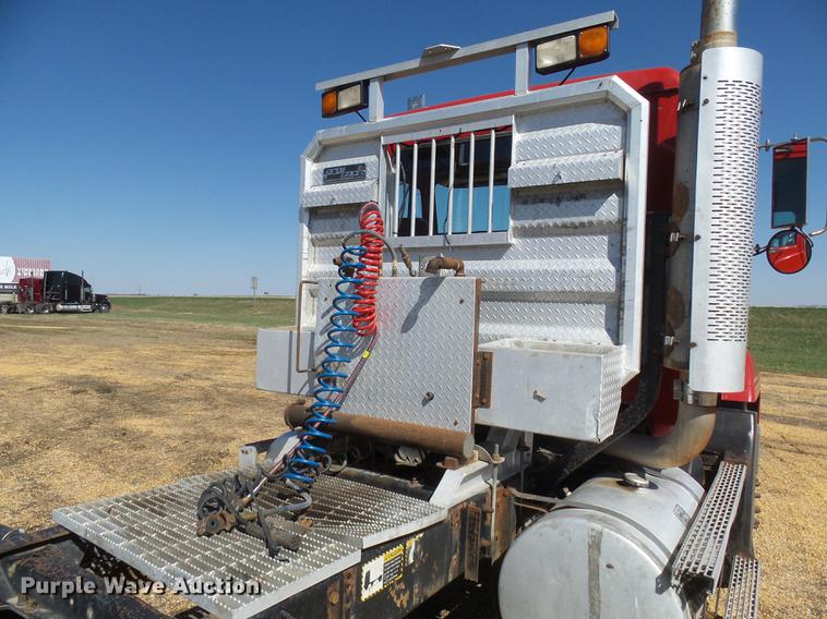 image for item DX9076 1993 Mack CH613 semi truck