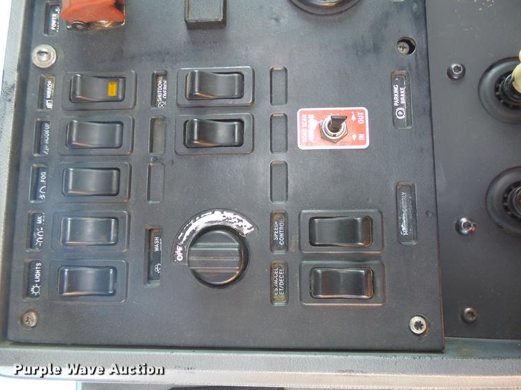 image for item DX9076 1993 Mack CH613 semi truck