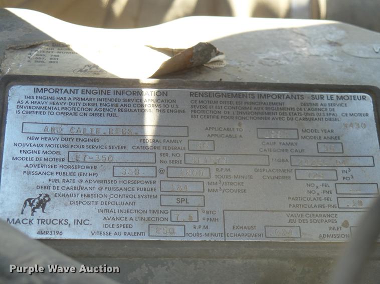 image for item DX9076 1993 Mack CH613 semi truck