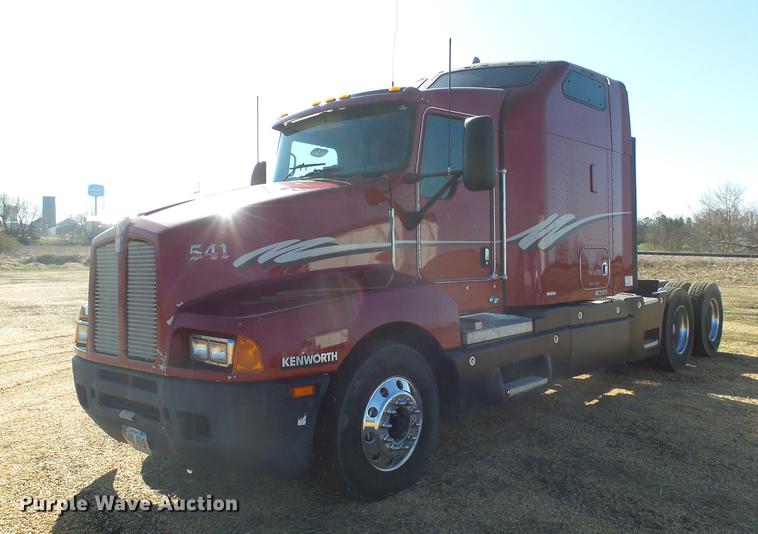 image for item DX9082 2005 Kenworth T600 semi truck