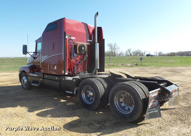 image for item DX9082 2005 Kenworth T600 semi truck