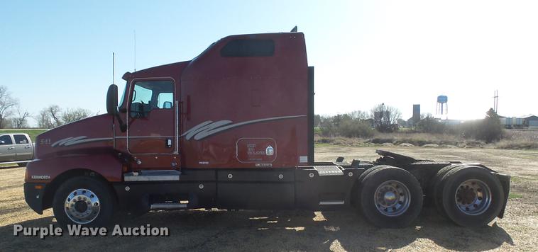 image for item DX9082 2005 Kenworth T600 semi truck