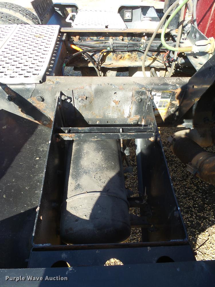 image for item DX9082 2005 Kenworth T600 semi truck