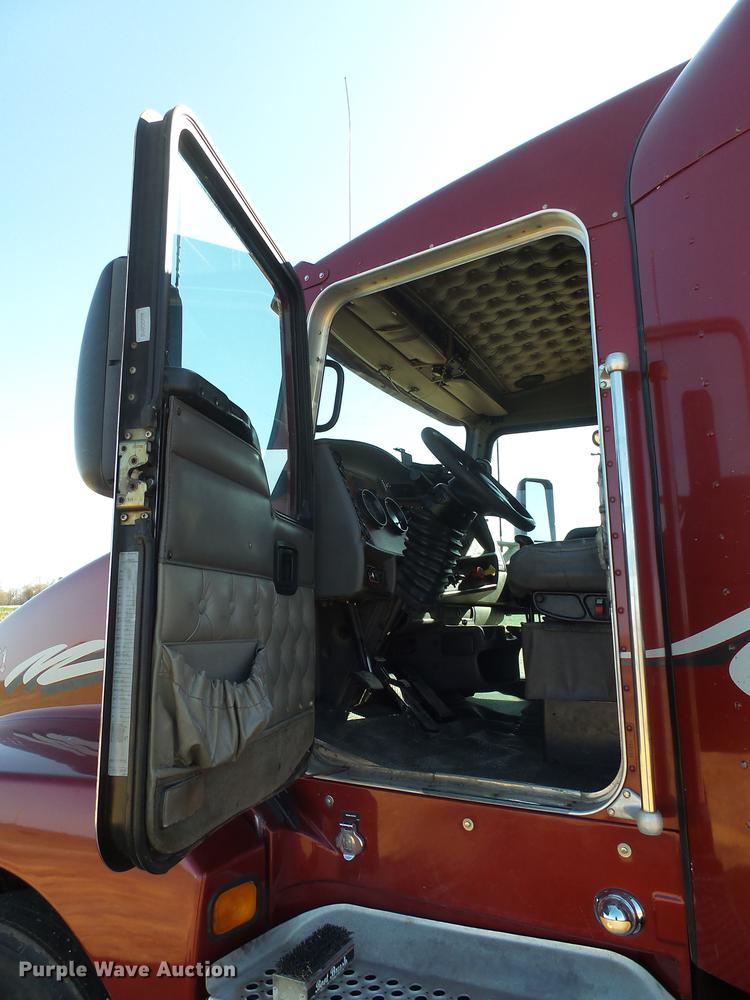 image for item DX9082 2005 Kenworth T600 semi truck