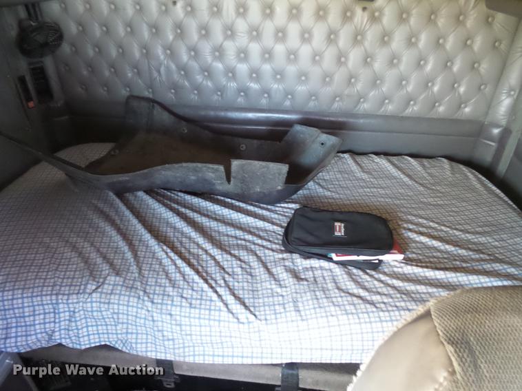 image for item DX9082 2005 Kenworth T600 semi truck